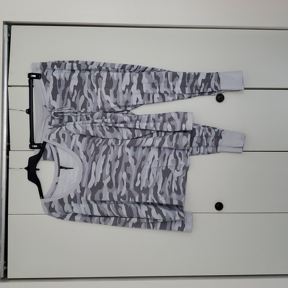 Torrid Gray and White Relaxed Long Sleeve Hoodie With Drawstring Button Pant - Picture 16 of 16